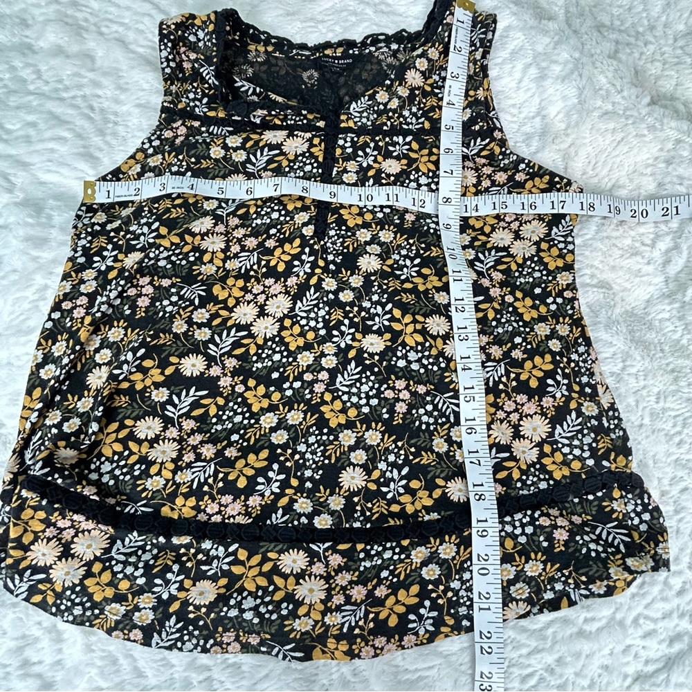 Lucky Brand Floral Split Neck with Crochet Trim Sleeveless Top - Picture 8 of 11